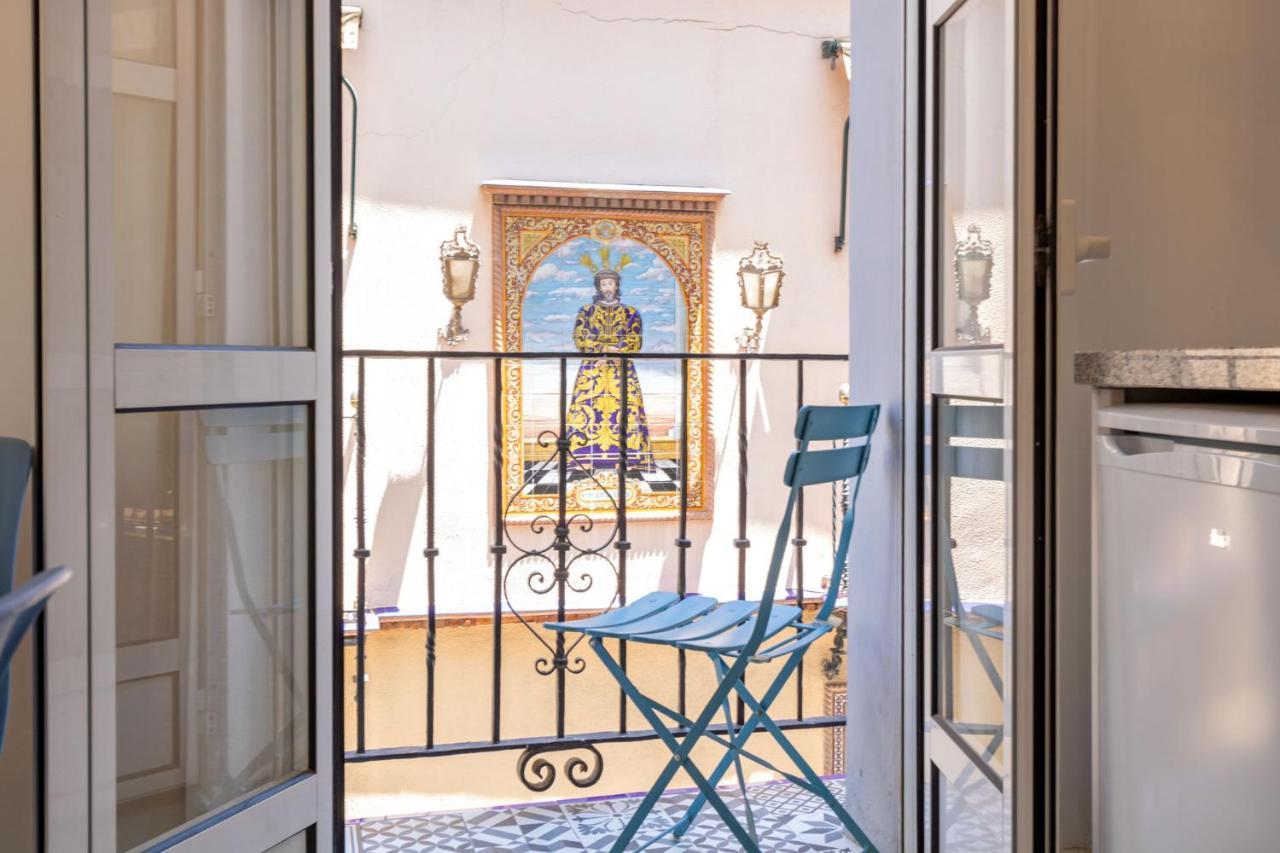 Nine O Clock San Luis Skyview Seville